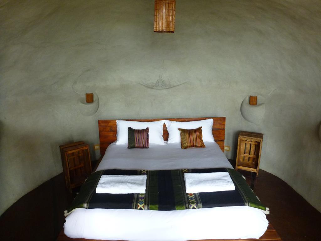 El Bolsón Earthship Patagonia Eco Accommodations الغرفة الصورة